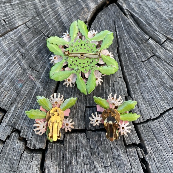 Vintage Flower Brooch and Clip Earrings - Picture 2 of 3